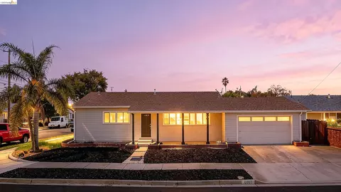 31871 Kennet St, Hayward, CA 94544