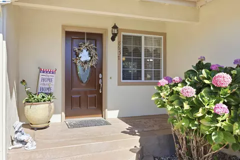 Entry Way - 8657 Davona Dr, Dublin, CA 94568 photo 1 of 1
