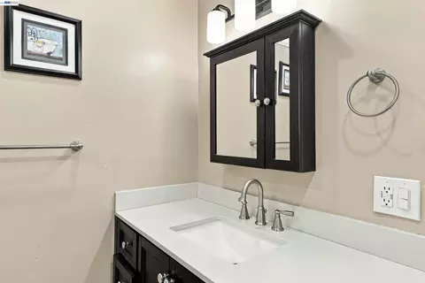 Bath - 8657 Davona Dr, Dublin, CA 94568 photo 1 of 5