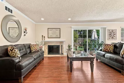 Living - 8657 Davona Dr, Dublin, CA 94568 photo 1 of 4