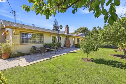 Exterior - 8657 Davona Dr, Dublin, CA 94568 photo 4 of 9
