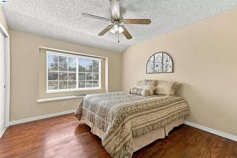 Bedroom - 8657 Davona Dr, Dublin, CA 94568 photo 3 of 4