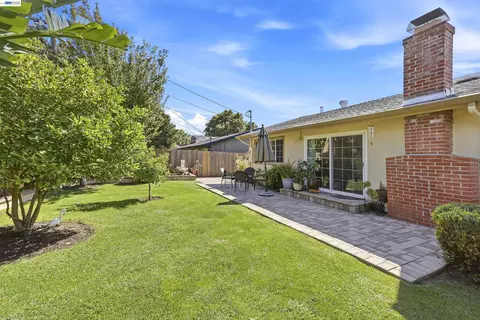Exterior - 8657 Davona Dr, Dublin, CA 94568 photo 5 of 9