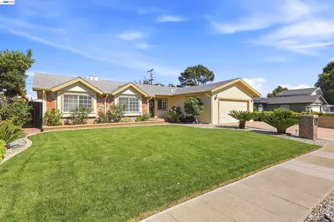 Exterior - 8657 Davona Dr, Dublin, CA 94568 photo 1 of 9