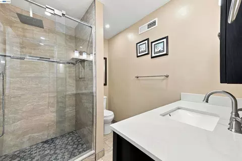 Bath - 8657 Davona Dr, Dublin, CA 94568 photo 2 of 5