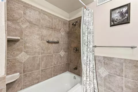 Bath - 8657 Davona Dr, Dublin, CA 94568 photo 5 of 5