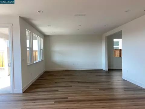 Living - 3684 Darnoch Ave, Lathrop, CA 95330 photo 2 of 3