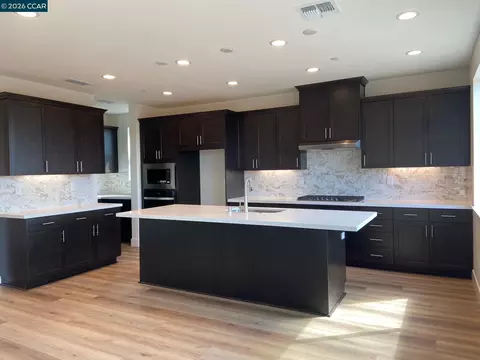 Kitchen - 3684 Darnoch Ave, Lathrop, CA 95330 photo 1 of 3