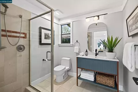Bath - 3402 Hall Ln, Lafayette, CA 94549 photo 1 of 2