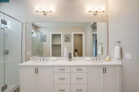 Bath - 3161 Echo Way, Tracy, CA 95377 photo 1 of 4
