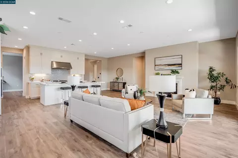 Living - 3161 Echo Way, Tracy, CA 95377 photo 5 of 5
