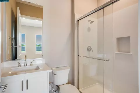 Bath - 3161 Echo Way, Tracy, CA 95377 photo 4 of 4