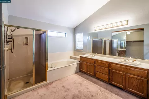 Bath - 354 Saybrook, Vallejo, CA 94591 photo 3 of 5