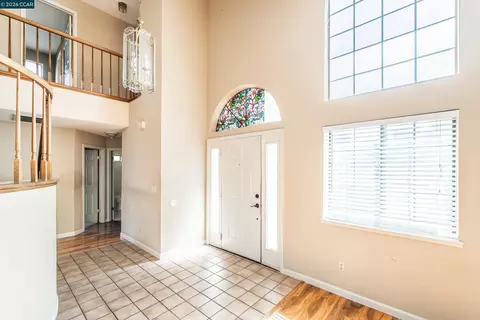 Entry Way - 354 Saybrook, Vallejo, CA 94591 photo 2 of 8