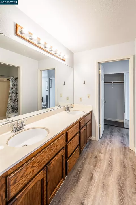 Bath - 354 Saybrook, Vallejo, CA 94591 photo 4 of 5