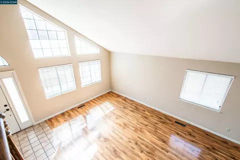 Living - 354 Saybrook, Vallejo, CA 94591 photo 11 of 11