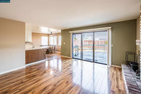 Living - 354 Saybrook, Vallejo, CA 94591 photo 10 of 11