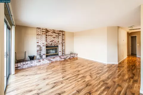 Living - 354 Saybrook, Vallejo, CA 94591 photo 8 of 11