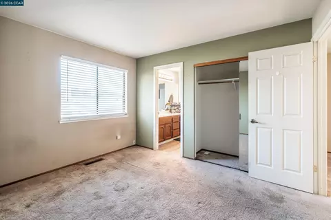 Bedroom - 354 Saybrook, Vallejo, CA 94591 photo 6 of 10