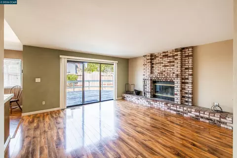 Living - 354 Saybrook, Vallejo, CA 94591 photo 6 of 11