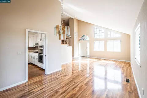 Living - 354 Saybrook, Vallejo, CA 94591 photo 5 of 11