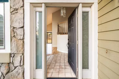 Entry Way - 354 Saybrook, Vallejo, CA 94591 photo 1 of 8