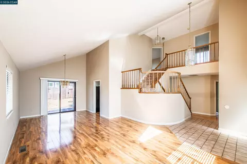 Living - 354 Saybrook, Vallejo, CA 94591 photo 2 of 11