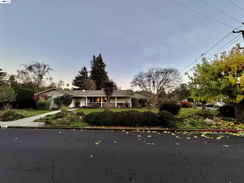 3149 Indian Way, Lafayette, CA 94549 photo 2
