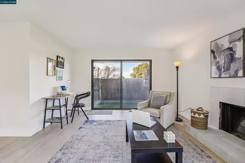 Living - 2 Lakeview Ct, Novato, CA 94947 photo 2 of 2