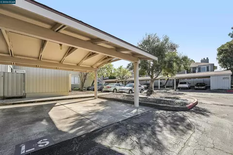 Exterior - 2 Lakeview Ct, Novato, CA 94947 photo 3 of 7