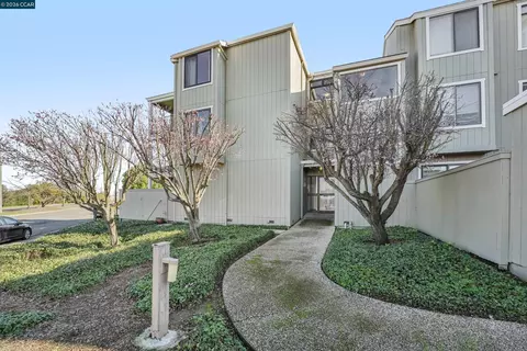 2 Lakeview Ct, Novato, CA 94947