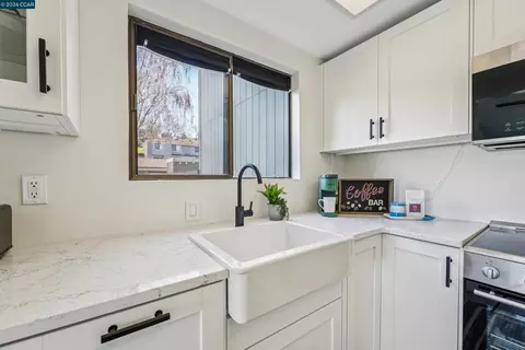 Kitchen - 2 Lakeview Ct, Novato, CA 94947 photo 3 of 3