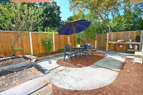 Exterior - 4203 Dubhe Ct, Concord, CA 94521 photo 10 of 16