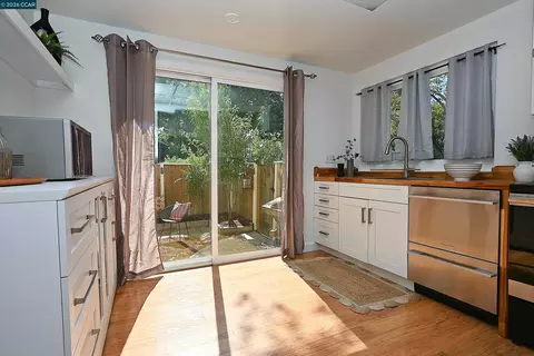 Kitchen - 4203 Dubhe Ct, Concord, CA 94521 photo 3 of 5