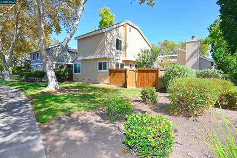 Exterior - 4203 Dubhe Ct, Concord, CA 94521 photo 3 of 16