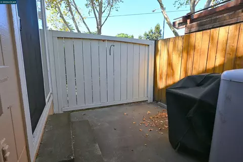 Exterior - 4203 Dubhe Ct, Concord, CA 94521 photo 6 of 16