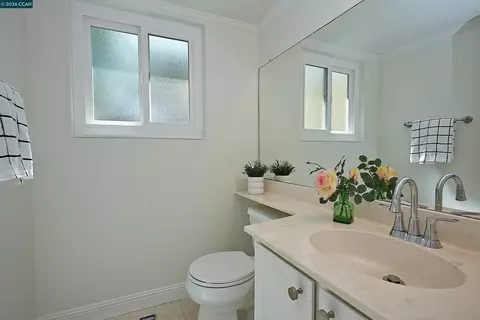 Bath - 4203 Dubhe Ct, Concord, CA 94521 photo 4 of 4