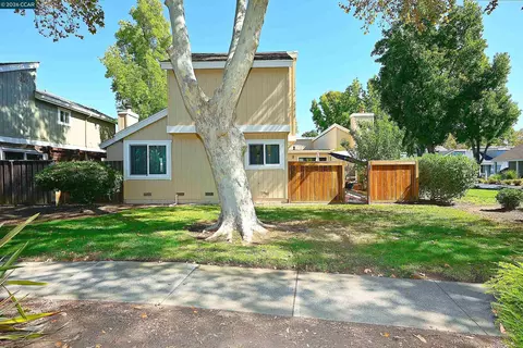 Exterior - 4203 Dubhe Ct, Concord, CA 94521 photo 5 of 16