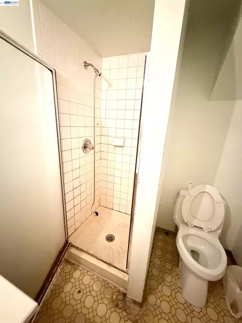 Bath - 133 Rice St, San Francisco, CA 94112 photo 1 of 3