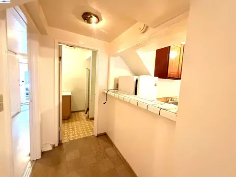 Entry Way - 133 Rice St, San Francisco, CA 94112 photo 1 of 2