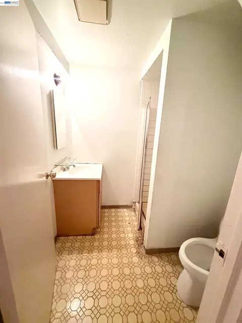 Bath - 133 Rice St, San Francisco, CA 94112 photo 2 of 3