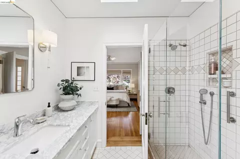 Bath - 12 Brookside Ave, Berkeley, CA 94705 photo 4 of 5