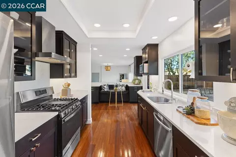 Kitchen - 4495 Oakbrook Ct, Concord, CA 94521 photo 5 of 6