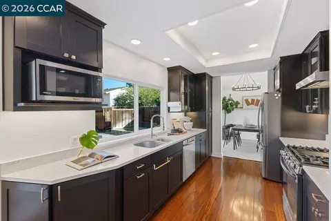 Kitchen - 4495 Oakbrook Ct, Concord, CA 94521 photo 2 of 6