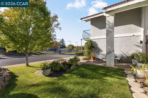 Exterior - 4495 Oakbrook Ct, Concord, CA 94521 photo 3 of 5
