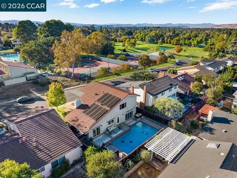 View/Area - 4495 Oakbrook Ct, Concord, CA 94521 photo 2 of 8