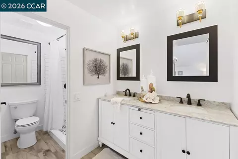 Bath - 4495 Oakbrook Ct, Concord, CA 94521 photo 1 of 5