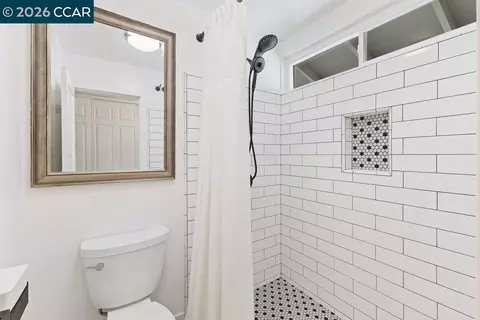 Bath - 4495 Oakbrook Ct, Concord, CA 94521 photo 2 of 5