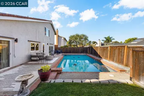 Exterior - 4495 Oakbrook Ct, Concord, CA 94521 photo 4 of 5