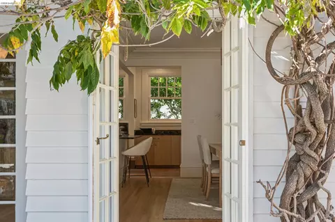 Entry Way - 865 Contra Costa Ave, Berkeley, CA 94707 photo 8 of 12